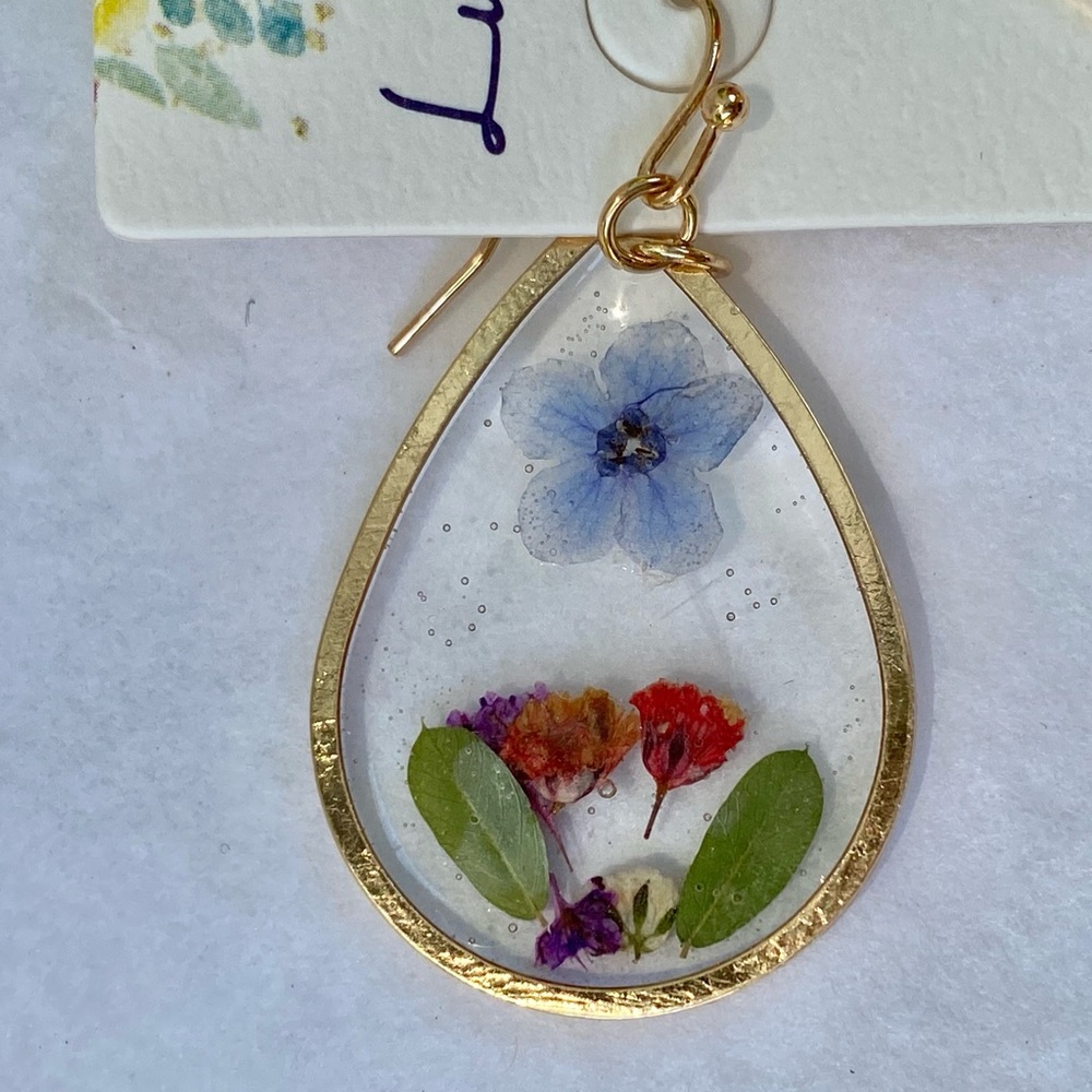 LAST ONE⭐️Real Flower Teardrop Shaped Earrings - Picture 3 of 5